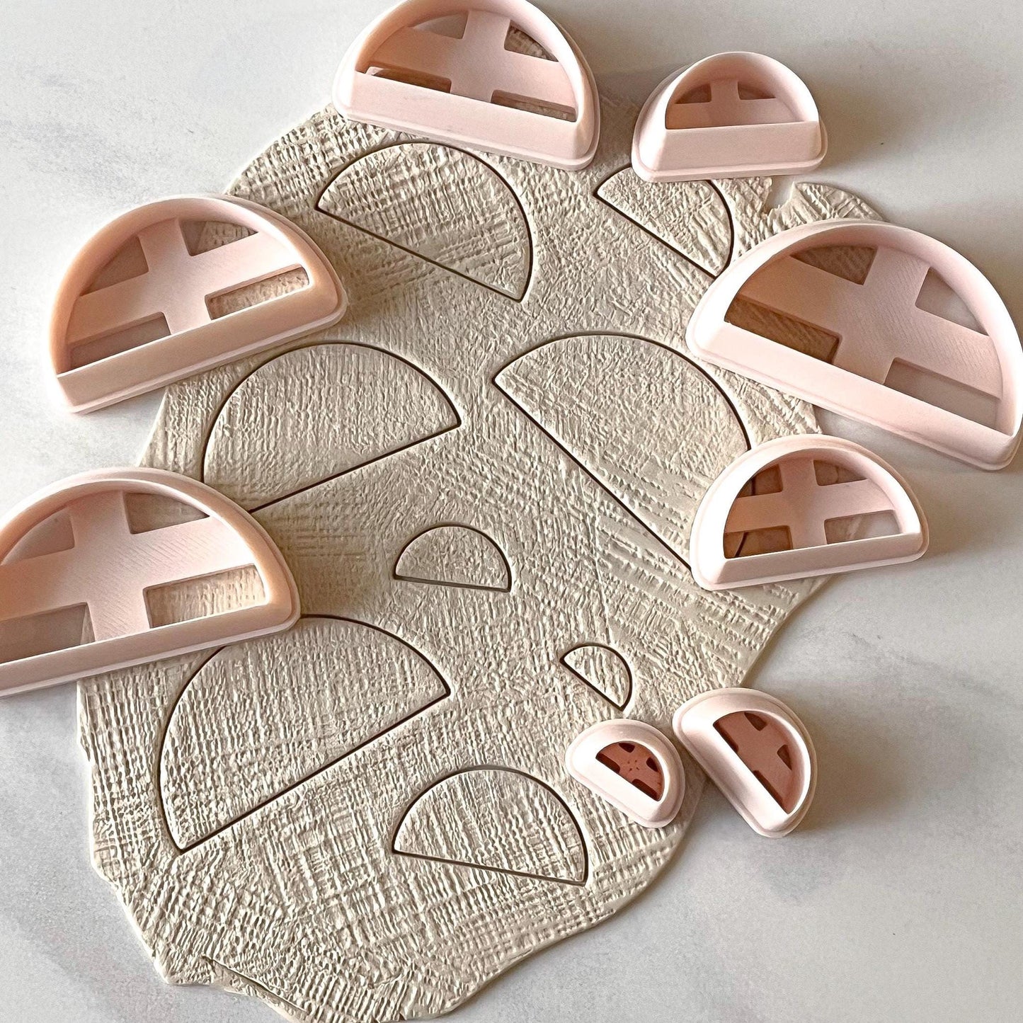 Half-Circle Clay Cutters – Set of 8 Sizes 0.5” to 2.25”